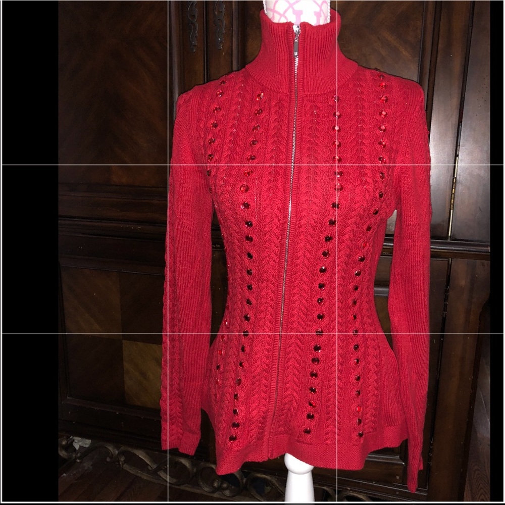 ❤️Beautiful jeweled Red sweater ❤️